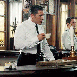 kinghardy:  Tom Hardy as ‘Reggie’ in Legend (2015)