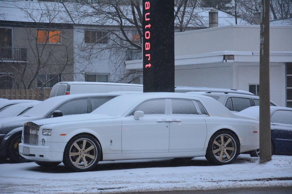 carsartandarchitecture:  Snow day in Montreal, not a good day to drive your fancy
