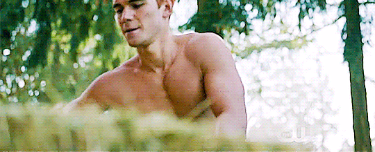 littleladycomeandfademe:We watch for the plot.