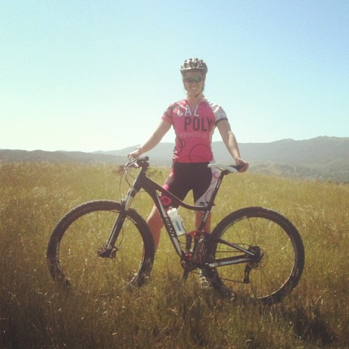 agirlnherbike:  #latergram demo-ing the women’s anthem #29er at #seaotterclassic @livgiant what an a