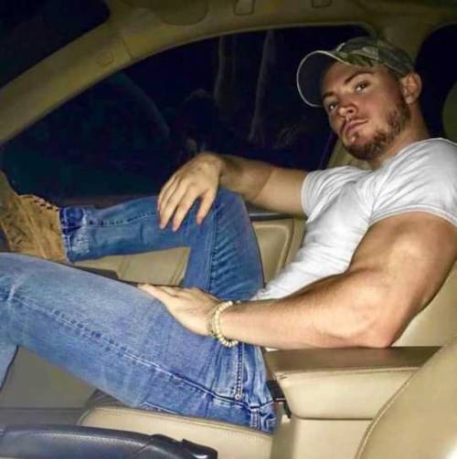 normalbearkawkstud: banging-the-boy: banging-the-boy.tumblr.com/archive I love country guys