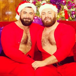 bearweek365:  Looking to make a Santa Sandwich… 📷via @condustasanchez 🎅👍💪🎄🐻😈🔥❌❌❌👬🎁🎉👏💦💦💦💦💦💦💦 #bearweek365 #beefyboys #boyfriends #gaychristmas #HoliGAYs 