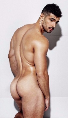 sexy-men-of-color:  http://sexy-men-of-color.tumblr.com