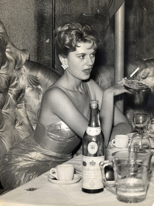 Beverley Aadland at the Lido Club just off Piccadilly in May 1959.