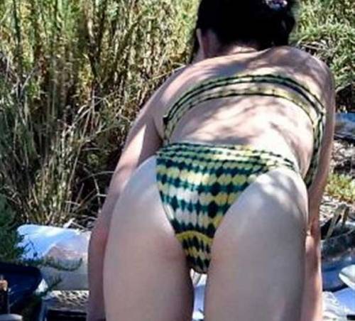 starprivate:  Katy Perry does bikini ass adult photos