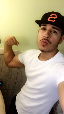 morenogaylatin:  str8guysbaited:  More STR8 BOYS HERE! Follow!  Cute babe 