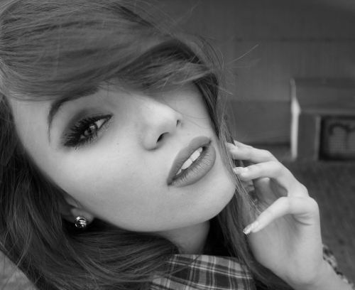 youmakefeelfree:  Gorgeous girl be like..