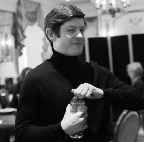 Iwan Rheon behind the scenes of the short film ‘Four’