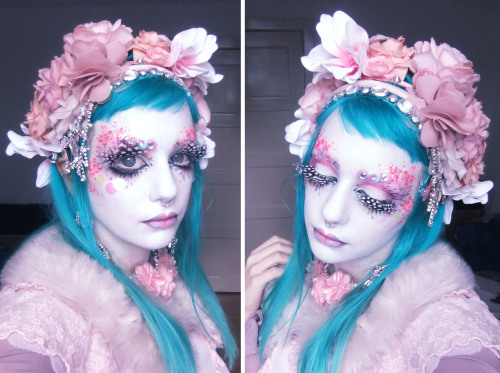 glittertomb:  manic-moth: Just as promised… some other pics of my Shironuri Look (=^-ω-^=). Well, that’s enough of it I would say ^^. Now I have to hurry up since I still have to pack my bags and I’ll leave in an hour for Berlin … super bad