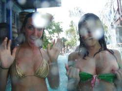 super-chicks:  Thank god for waterproof cameras.