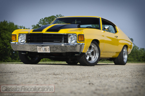 americanmusclepower:  Some of the greatest yellow muscle cars !!!1. 1972 Chevrolet Chevelle2. 1970 Buick GSX3. 1971 Plymouth Barracuda4. 1970 Ford Mustang 5. 1968 Dodge Charger6. 1970 Oldsmobile 442 7. 1970 Mercury Cougar8. 1970 Pontiac GTO