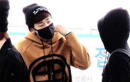  Sunggyu + beanies 