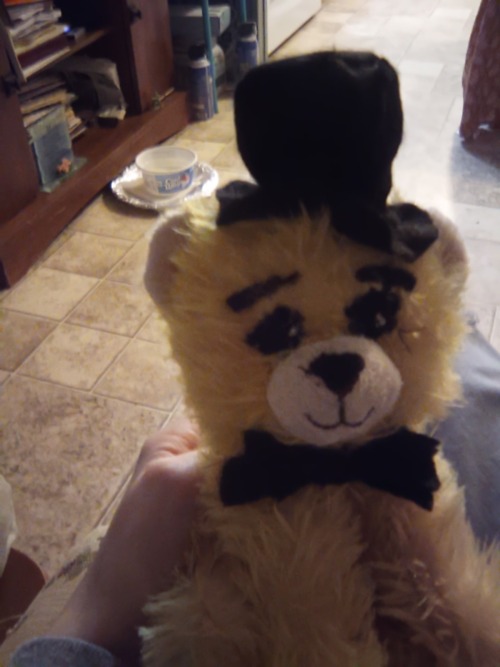 I Made Some Poor Dollar Store Bear Into Golden Freddy