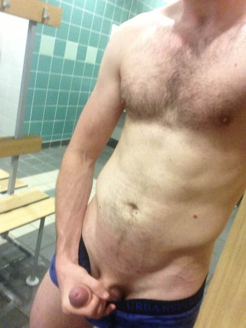 garbogingerlover:  gayamateurclub:  Like amateur guys?  Follow the Gay Amateur Club. http://gayamateurclub.tumblr.com/