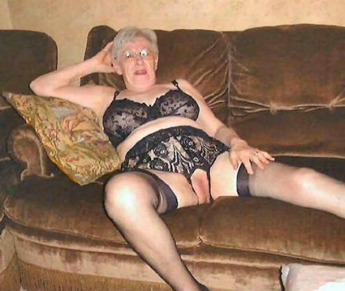 granniesarehornytoo: Horny old women I would eat the pussy full of ice cream