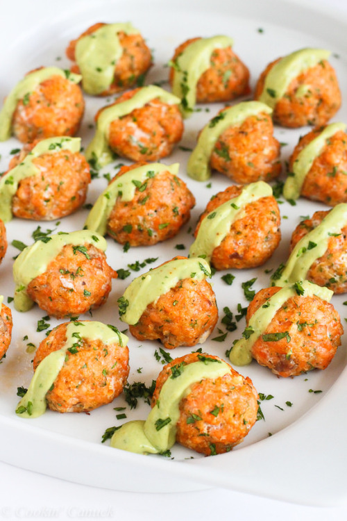 jewsquats:beautifulpicturesofhealthyfood:Baked Salmon Balls with Creamy Avocado Sauce…RECIPEOMG ????