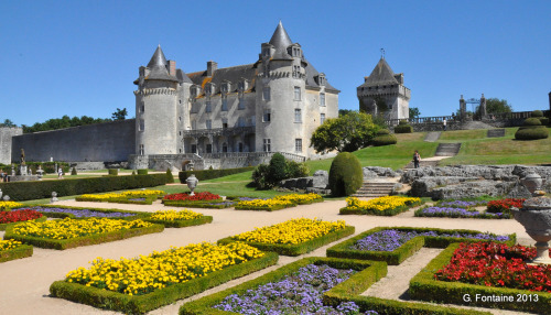 castlesandmedievals: Le Château de la Roche Courbon Château de la Roche Courbon is a lar