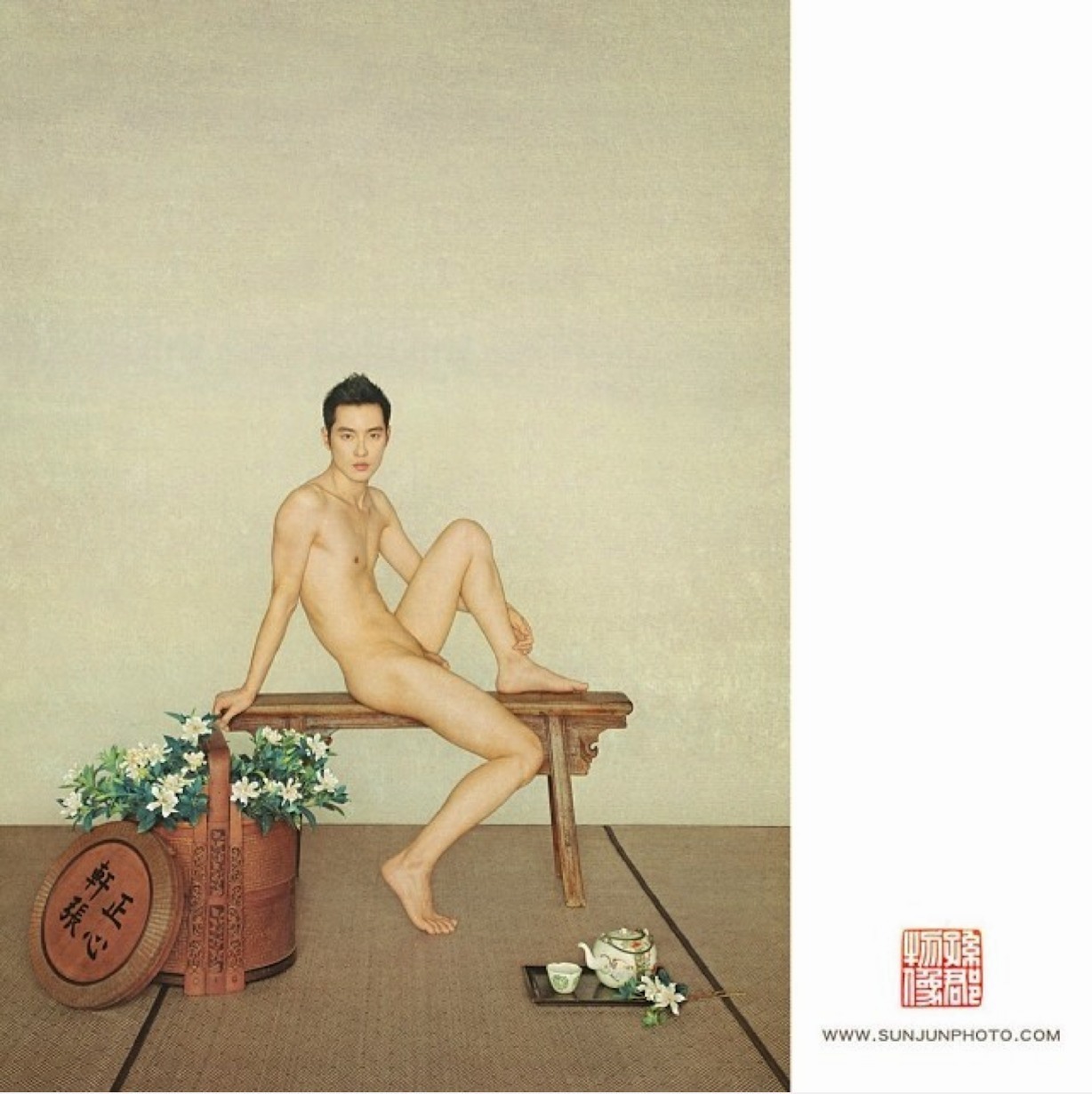 artoffreddieniem-blog:  【新文人美男摄影】国画工笔式PS；独此一家。选自中国摄影诗人@布法罗的树孙郡 