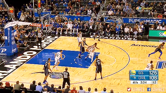 prettynerdieworks:  Curry/Green/Bell with the best play of the game        Golden