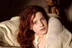 beauty-around:  Rachel Hurd-Wood - das parfum