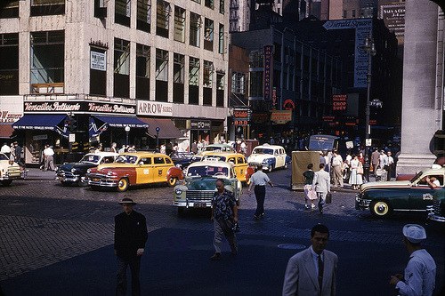 fuckyeahvintage-retro:  New York City, 1952 