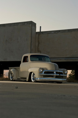 hotrodzandpinups:  automotively-aspired:  With the show covered the attention was turned to the go. Under the hood sits a small block Chevy motor with Weiand 142 Supercharger. Inside the cab was kept simple. Shaved dash with stock style gauges. Additional
