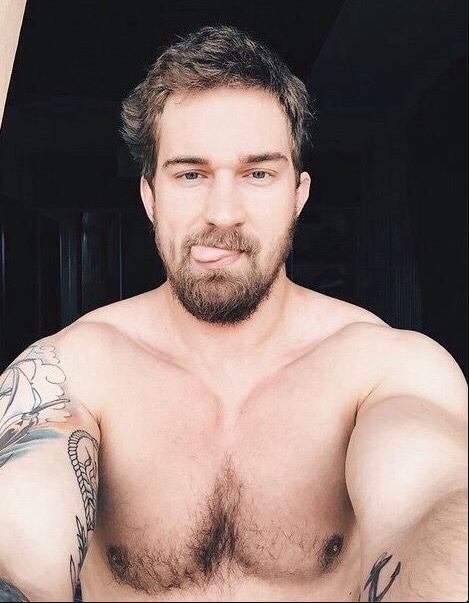 hungpapi:  😋🍆Http://www.hungpapi.tumblr.com