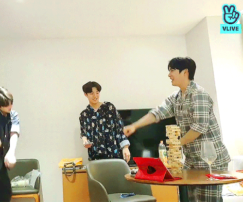 Jenga Master Park Junhee Losing At Jenga