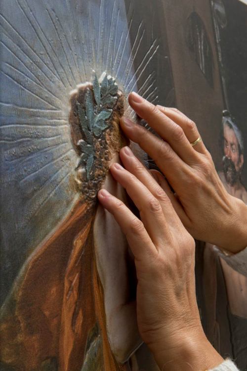 lyndsayfaye:  art-tension:   Touch the paint – Helping visually impaired with embossed paintings  Wi