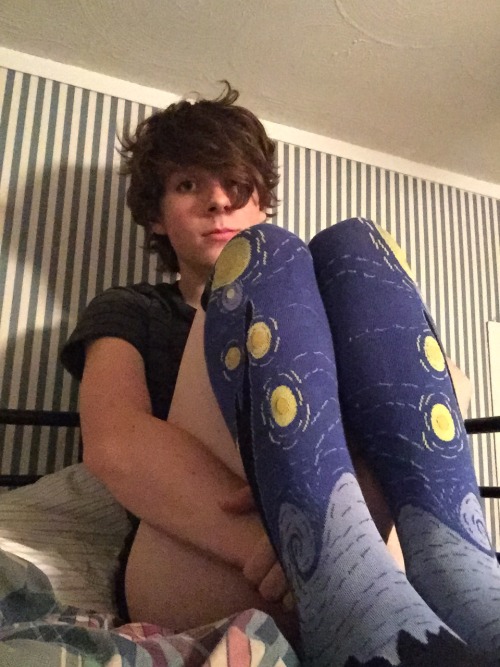 cuteboyghost:  New socks :3
