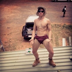 tradieapprentice:  apprentice tradie goofin’ on the roof theworldsweb:  Tradie Week @ Brisbane Hot Boys  