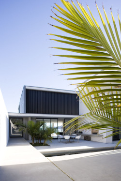 youthzest:  d-aphne:   Beach house in Auckland