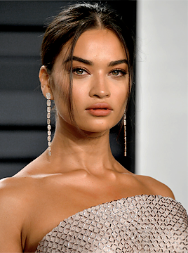 xstrikeapose: Shanina Shaik arriving at the Oscars After-Party.