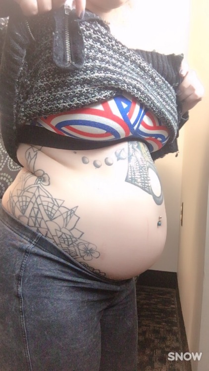 scarybabe: BIG squish..  Subscribe to my Patreon for daily fetish photos and personal updates! 