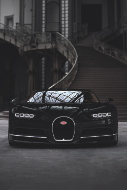 azearr:  azearr:  Bugatti Chiron | Source | Azearr   I just love this photo :’)