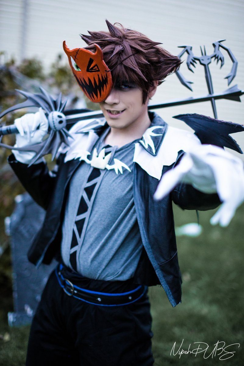 nipahdubs:  “Halloween town!”AHHHH!! So happy to show you guys these, he is finally