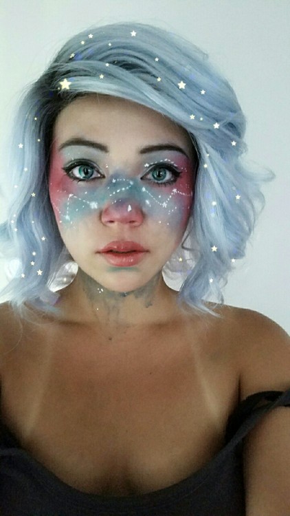 titanium-titties:  Space freckles and galaxies and shit. Totally feeling myself today.  Kyaaaaa be m