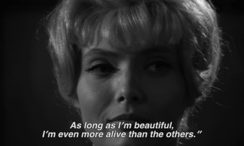 Porn photo silverscreencaps:  Cleo from 5 to 7 (1962)