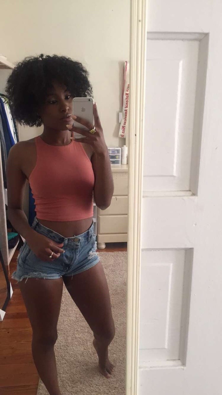 princessofhaiti:  Yesterday’s snap picture 👅😍