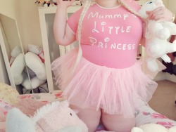 littleprincesschloe:  My mummy @little-miss-la