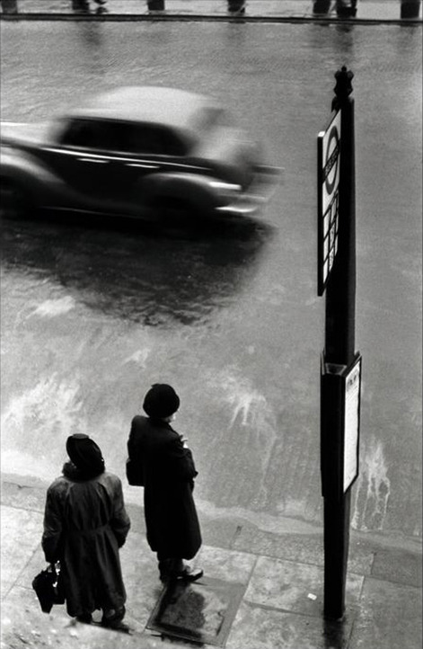 luzfosca:  Elliott Erwitt London, 1952 Thanks to undr 