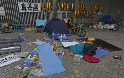 redrubied:  micdotcom:  Inspiring photos show the Hong Kong protesters’ parting gift to the government   Honk Kong’s democracy protests are over — for now.  Hong Kong police arrested pro-democracy activists and cleared out most of the protest