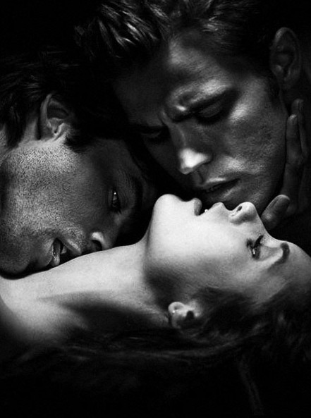 sexxysassy:  More MFM time. 3some action is so hot and sexy. 