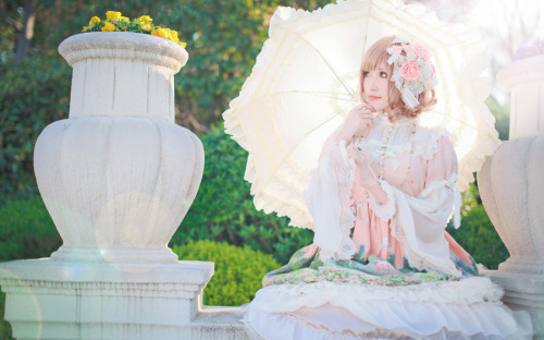 petit-cottage:  Labyrinth in the Reminiscent Mirror OP by evangelinecos 