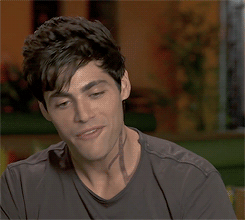 tumblr_inline_o2cyhmMkuQ1qlt39u_250.gif