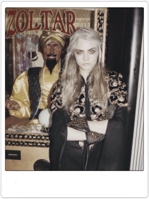 Cara Polaroid