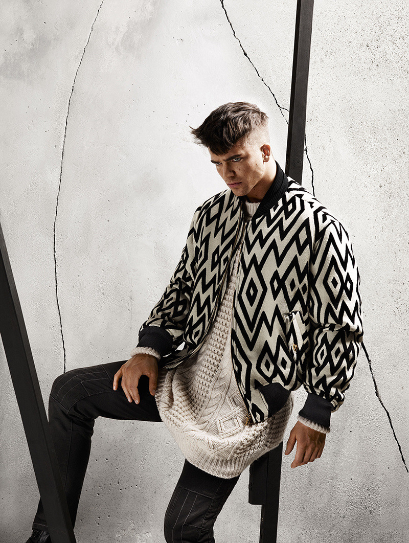 vanityteenmag:  Versace SS15 by Mert &amp; Marcus  River Viiperi Versace SS15