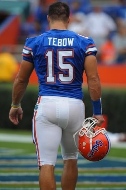 lycangaymerkid:  hunterofbears:  smokingsportsmenblog:  Oh my…I can’t even begin to tell you the things I would do to Tim Tebow’s ass. Follow for more of the hottest men in sports: http://smokingsportsmenblog.tumblr.com/  SAME.  His virgin ass…