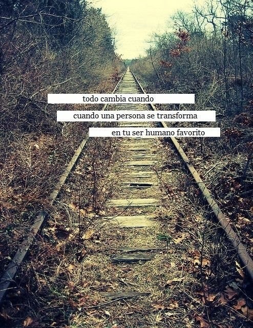 sleeping-with-z0mbies:  holding-onto—stars:  “Nunca olvides que yo te voy a querer siempre. No por tus logros, no por tu apariencia, no por lo que sea que hagas.. sino por una razón completamente distinta: Por lo que eres. Porque desde el día en