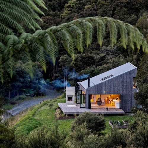 utwo:  Back Country HousePuhoi, New Zealand© Jo Smith  @empoweredinnocence 
